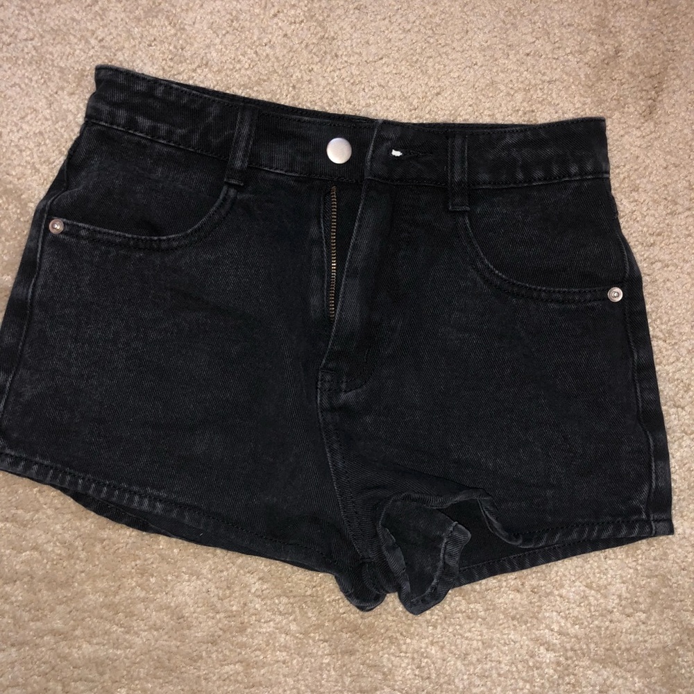 BNWT Light washed black denim shorts